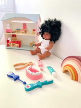 Charger l'image dans la galerie, JEU EN BOIS MONTESSORI « LA DENTISTERIE »